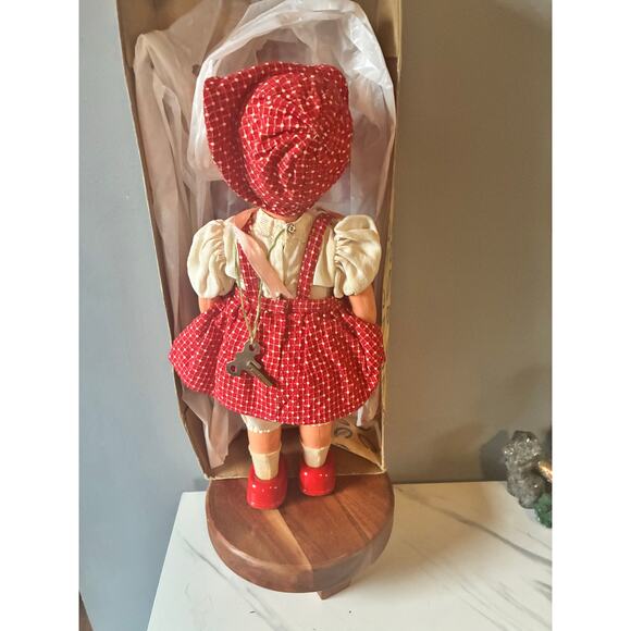 Vintage Curtis Wind-Up Doll in Original Box – Red Gingham Outfit Works Rare 50s - Picture 6 of 11